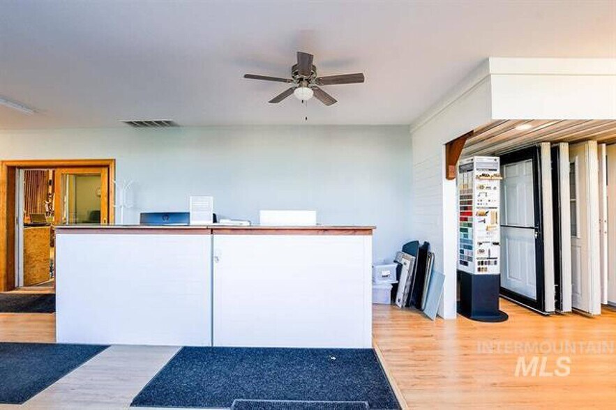 More Photos Of 603 & 621 N Main St, Moscow Distribution For Sale
