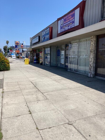 More Photos Of 17718-17724 Sherman Way, Reseda Storefront For Lease