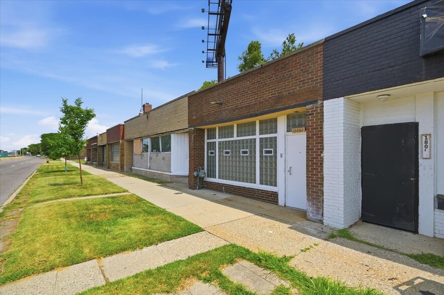 More Photos Of 18060 James Couzens Fwy, Detroit Loft Creative Space For Sale