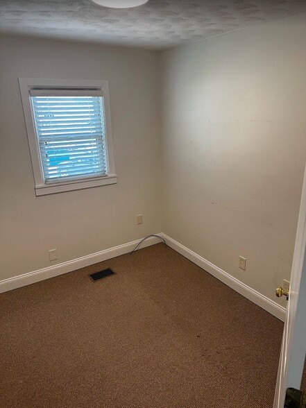 More Photos Of 117 Longwood Dr SE, Huntsville Storefront Retail Office For Lease