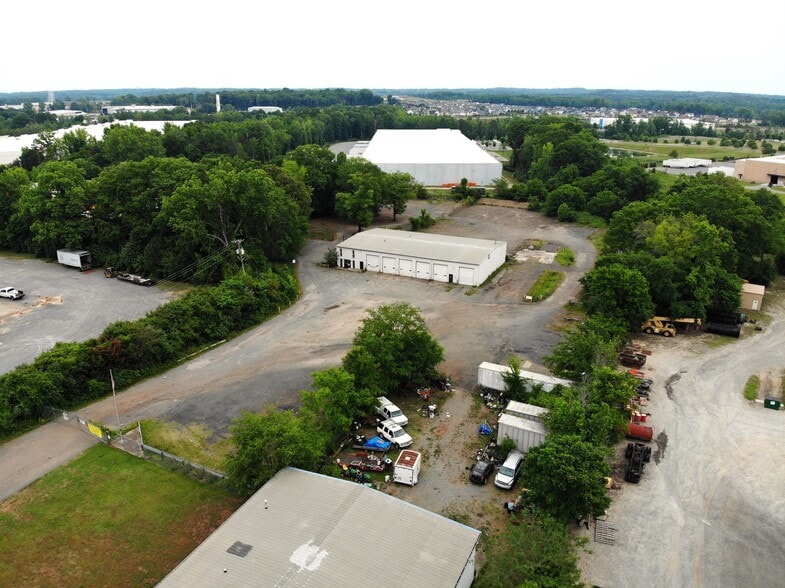 More Photos Of 450 Corporate Blvd, Rock Hill Warehouse For Lease
