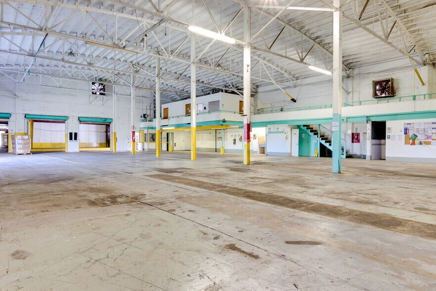 More Photos Of 2130 N Old Dixie Hwy, Fort Pierce Warehouse For Sale