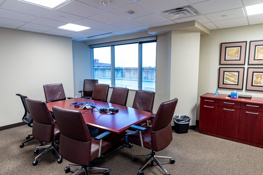 More Photos Of 1600 N Redbud Blvd, McKinney Office For Sale