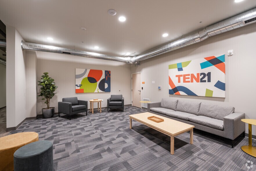 More Photos Of 1021 Jefferson St, Muskegon Apartments For Lease