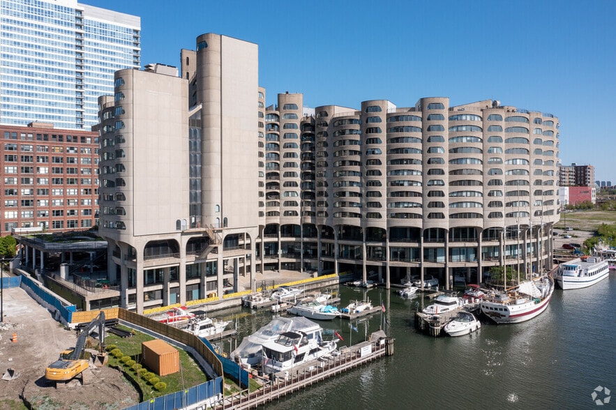 More Photos Of 800 S Wells St, Chicago Office For Lease