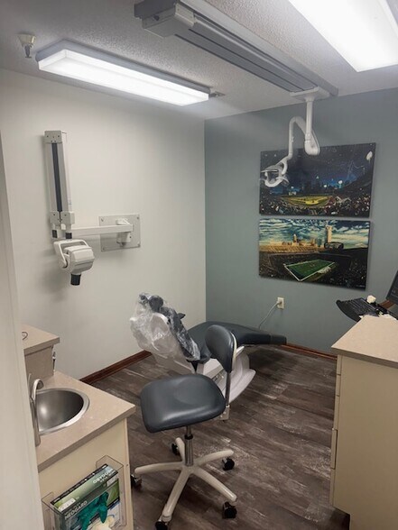 More Photos Of 411-511 N Wendover Rd, Charlotte Medical For Lease