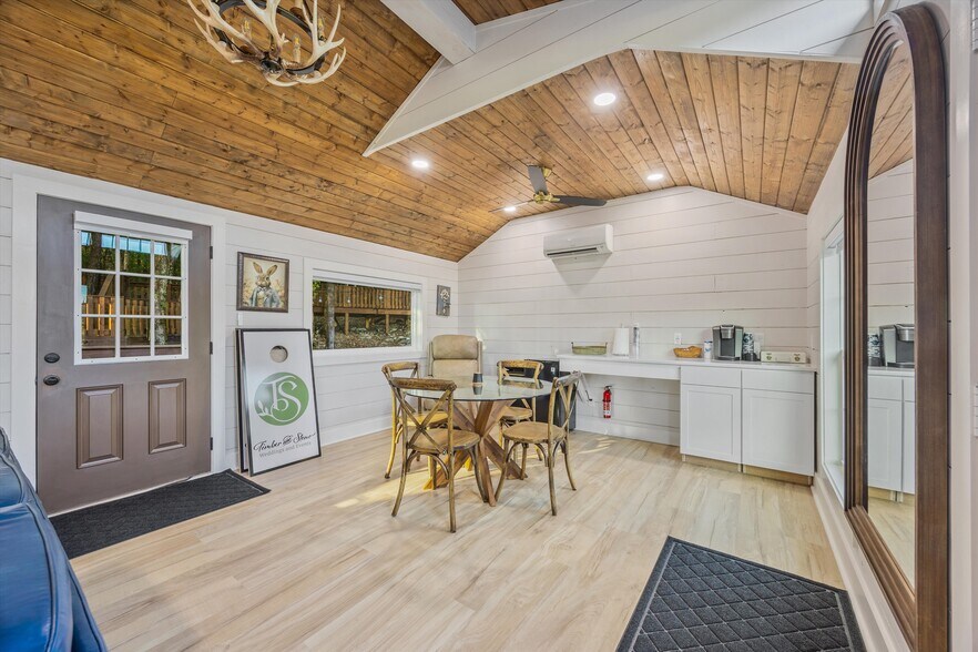 More Photos Of 4201 Pleasant Valley Rd, Union Grove Restaurant For Sale