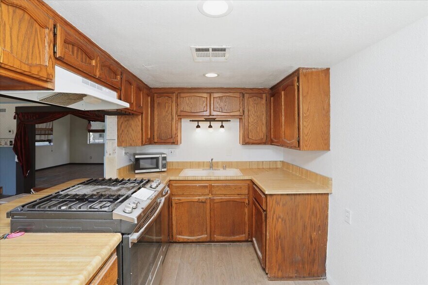 More Photos Of 4266 Walnut Ave, Chino Specialty For Sale