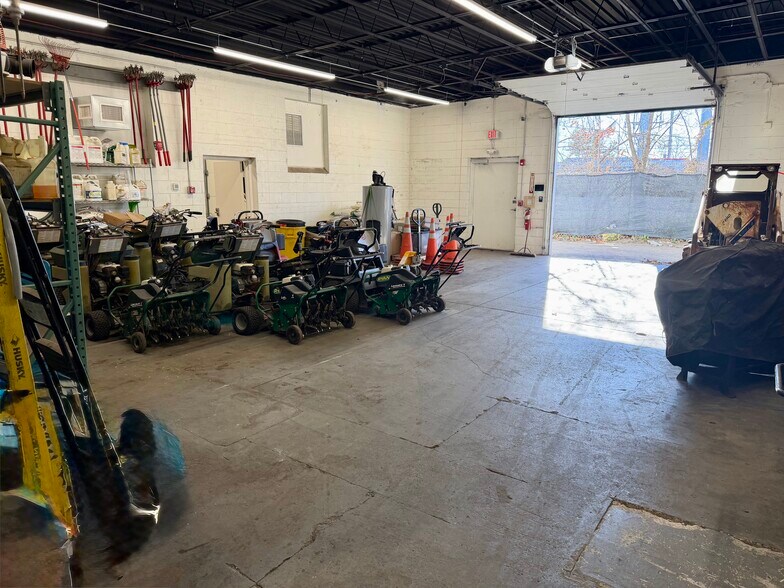 More Photos Of 5 Reynolds st, Norwalk Industrial For Lease