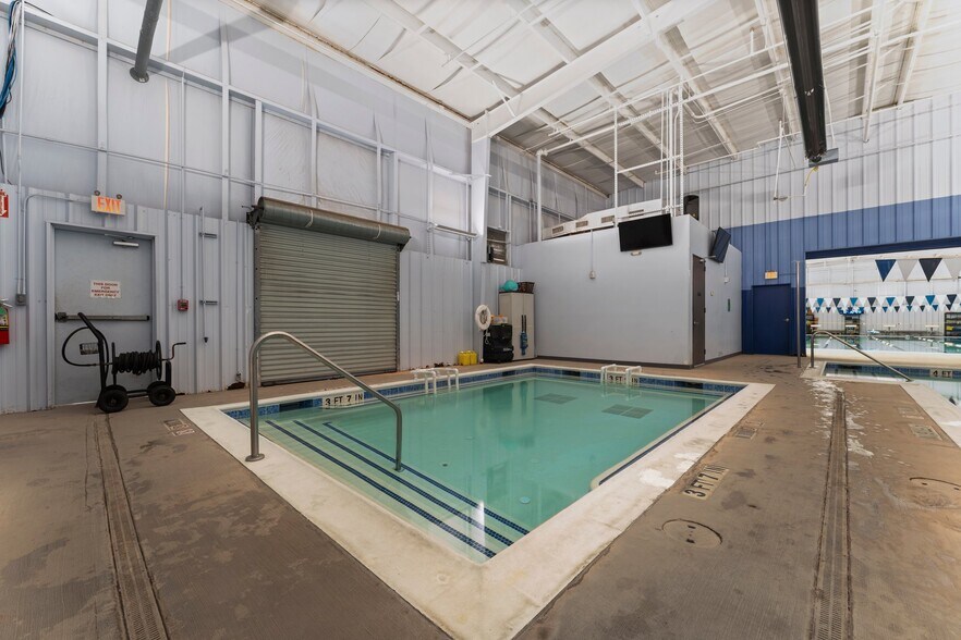 More Photos Of 26447 Hanna Rd, Oak Ridge North Swimming Pool For Sale