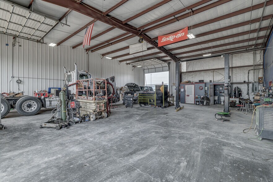 More Photos Of 161 Sterling Dr, West Monroe Warehouse For Sale
