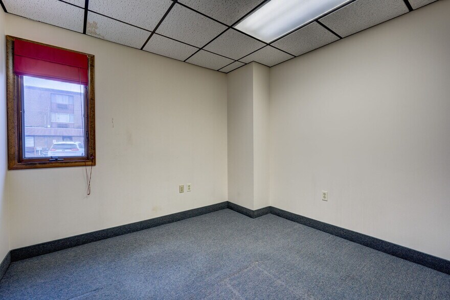 More Photos Of 55 Whiting St, Plainville Medical For Sale