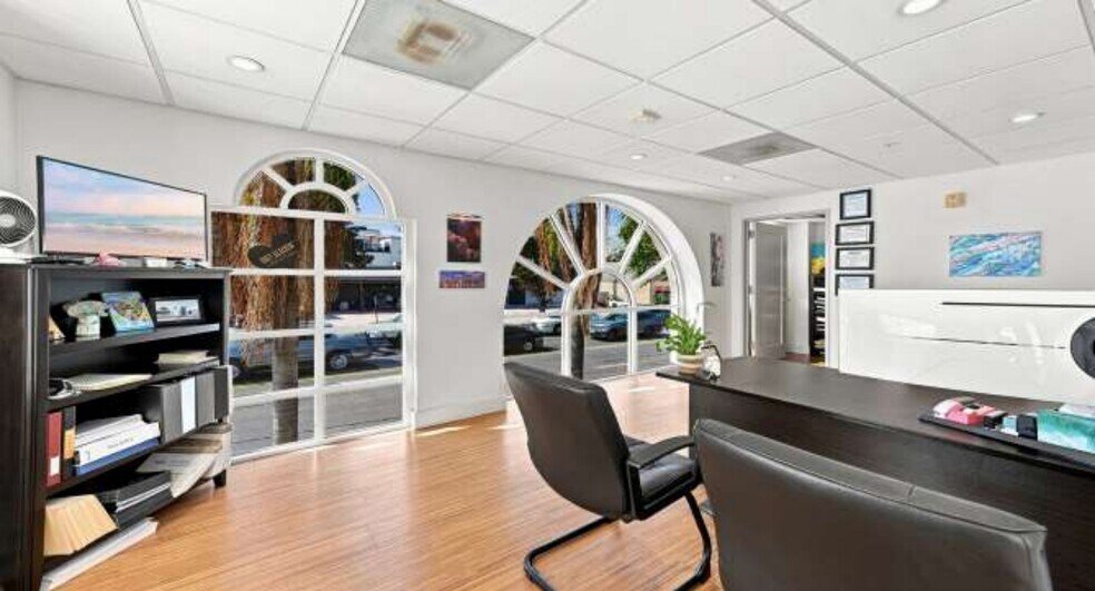 More Photos Of 7514 Girard Ave, La Jolla General Retail For Sale
