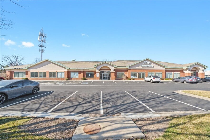 More Photos Of 11960 Quivira Rd, Overland Park Medical For Lease