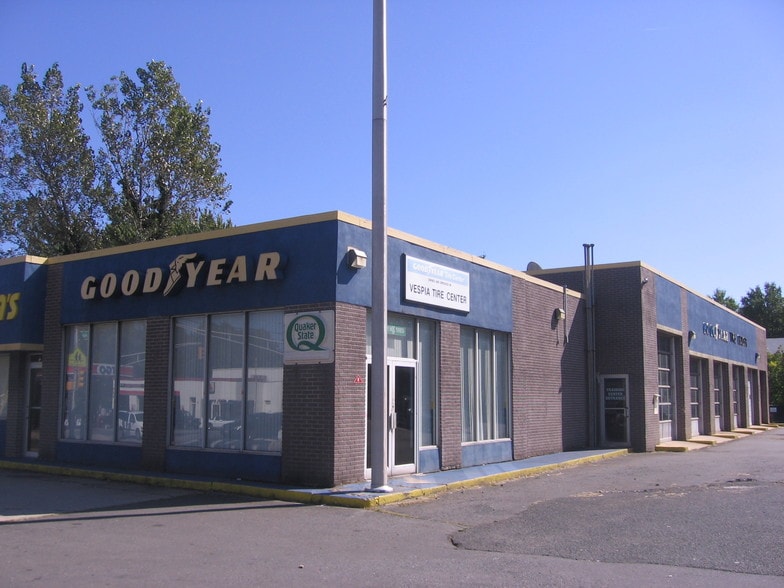 More Photos Of 544 Hamilton St, Somerset Auto Repair For Sale