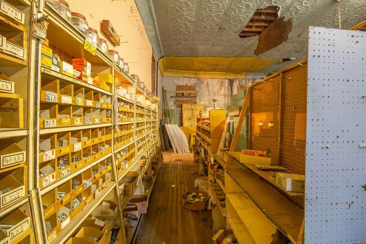 More Photos Of 155 W Main St, Aguilar Storefront Retail Office For Sale