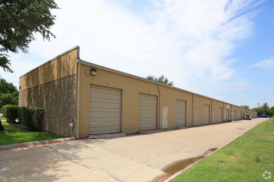 More Photos Of 1209 N Ave, Plano Research And Development For Lease