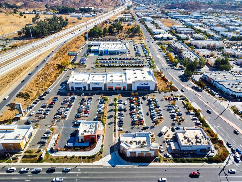 More Photos Of 18438 Collier Ave, Lake Elsinore Freestanding For Sale