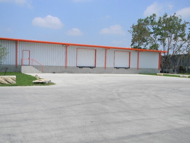 More Photos Of 711 E Produce Rd, Hidalgo Warehouse For Lease