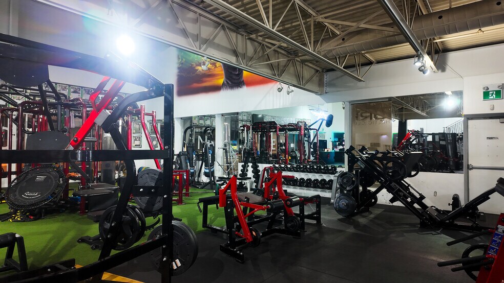 More Photos Of 31 Jevlan Dr, Vaughan General Retail For Lease