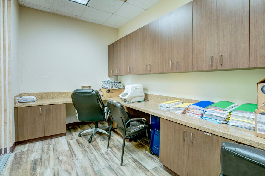 More Photos Of 7711 San Jacinto Pl, Plano Medical For Lease