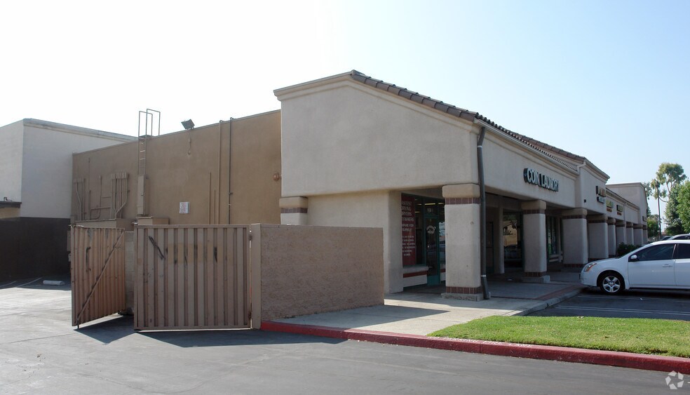 More Photos Of 658 W Holt Blvd, Ontario General Retail For Lease