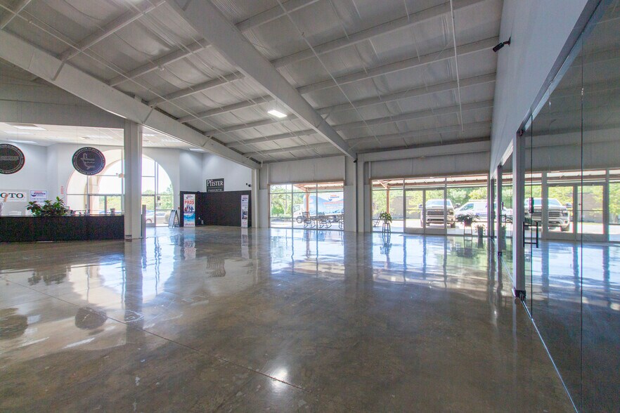 More Photos Of 1435 Paramount Dr, Huntsville Freestanding For Sale