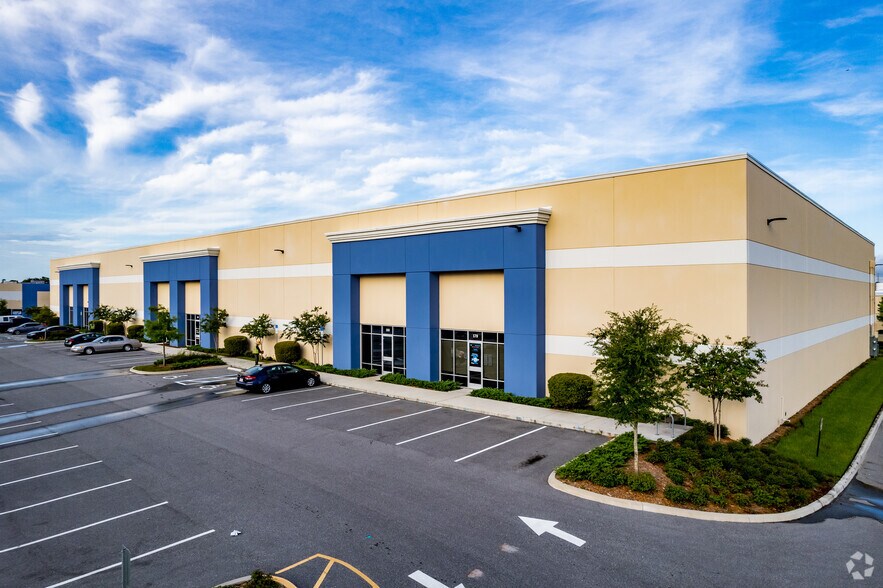 More Photos Of 8119 S Orange Ave, Orlando Warehouse For Lease