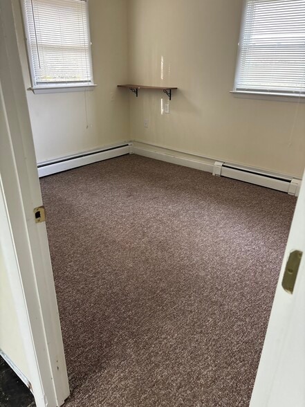 More Photos Of 5626 Southwestern Blvd, Arbutus Office For Lease