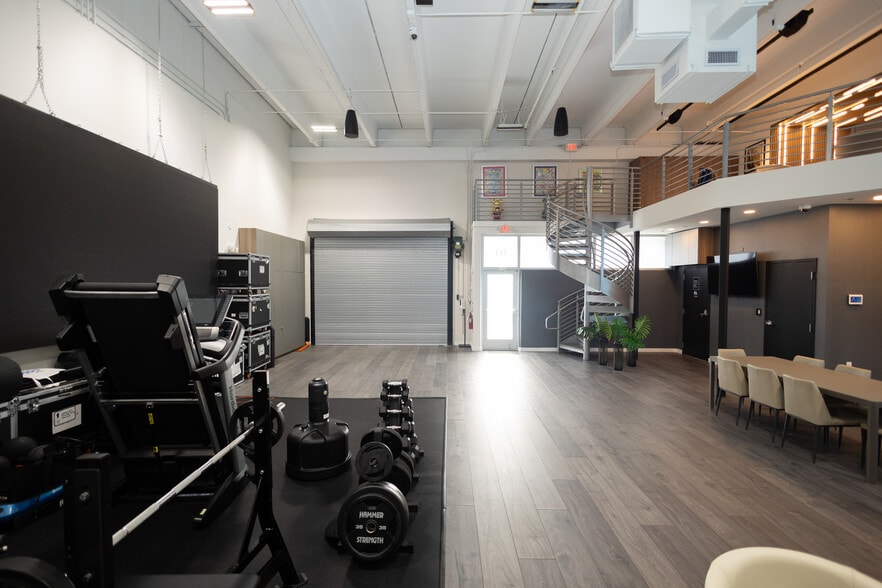 More Photos Of 6050 NW 102nd Ave, Doral Showroom For Lease