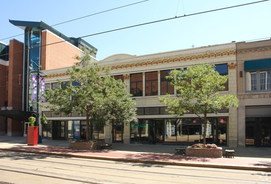 Primary Photo Of 653 Main St, Buffalo Storefront Retail Office For Lease