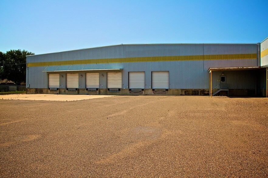 More Photos Of 715 W Pike St, Weslaco Warehouse For Sale