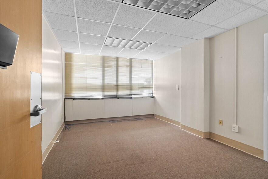 More Photos Of 94 Hospital St, Ridgway Specialty For Sale