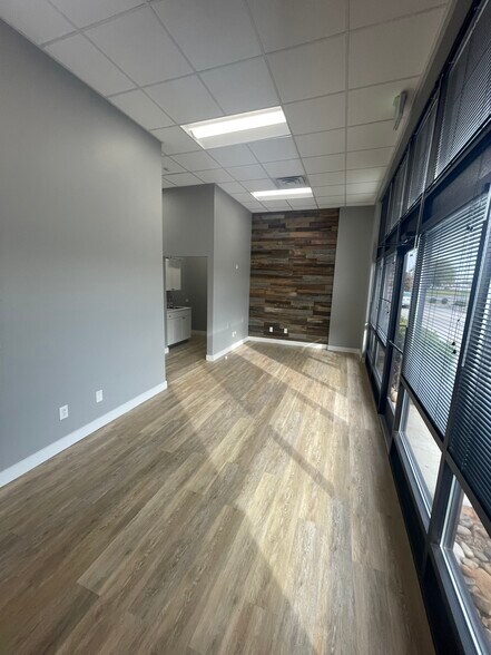 More Photos Of 675 Middle Tennessee Blvd, Murfreesboro Showroom For Lease