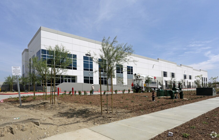 More Photos Of 15996 Jurupa Ave, Fontana Distribution For Lease