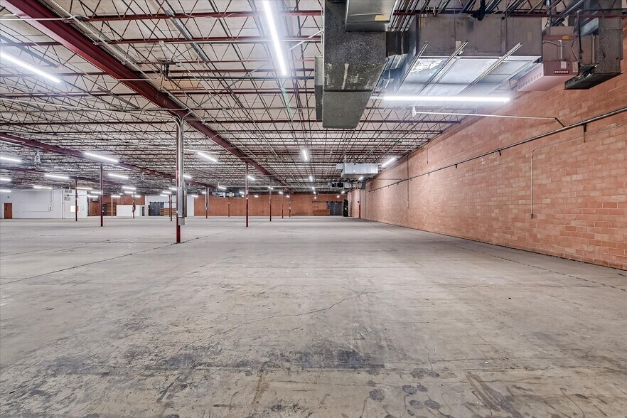 More Photos Of 1734 Centennial Blvd, San Antonio Warehouse For Sale