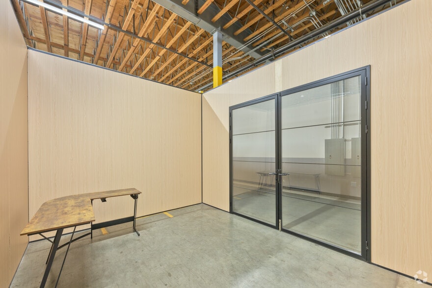 More Photos Of 3950 Airport Dr, Ontario Warehouse For Lease