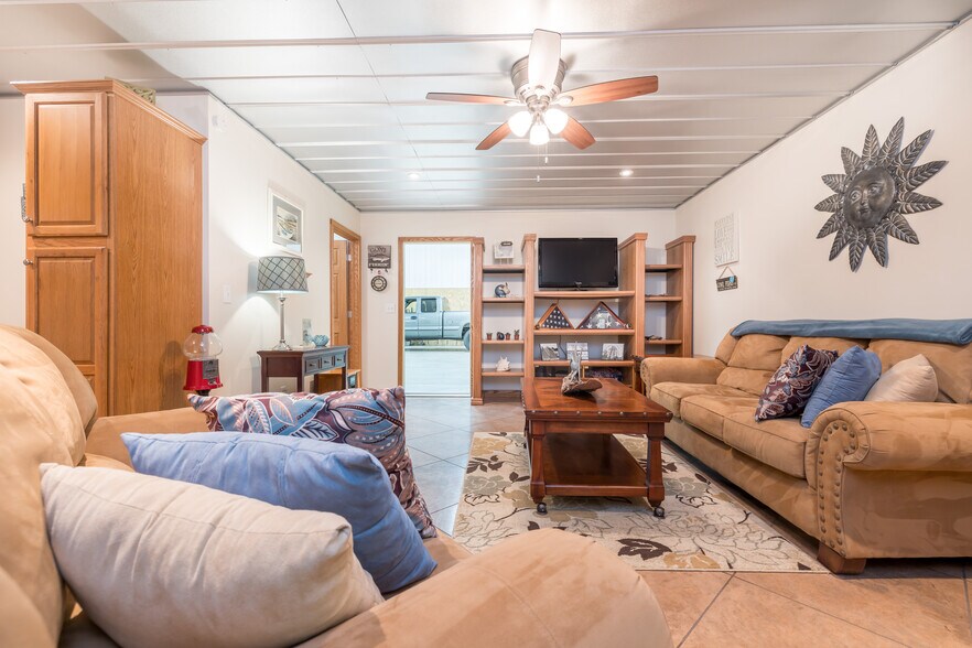 More Photos Of 113 E Kress St, Russells Point Flex For Sale