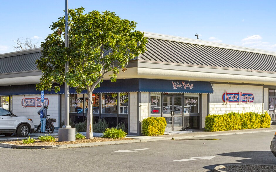 More Photos Of 1211 W College Ave, Santa Rosa Freestanding For Lease