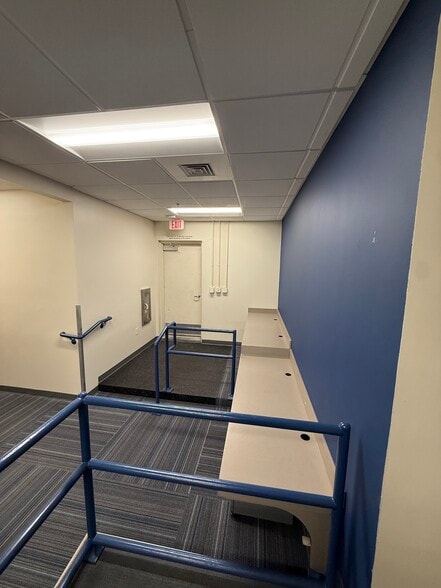 More Photos Of 1024 W Rosedale St, Fort Worth Unknown For Lease