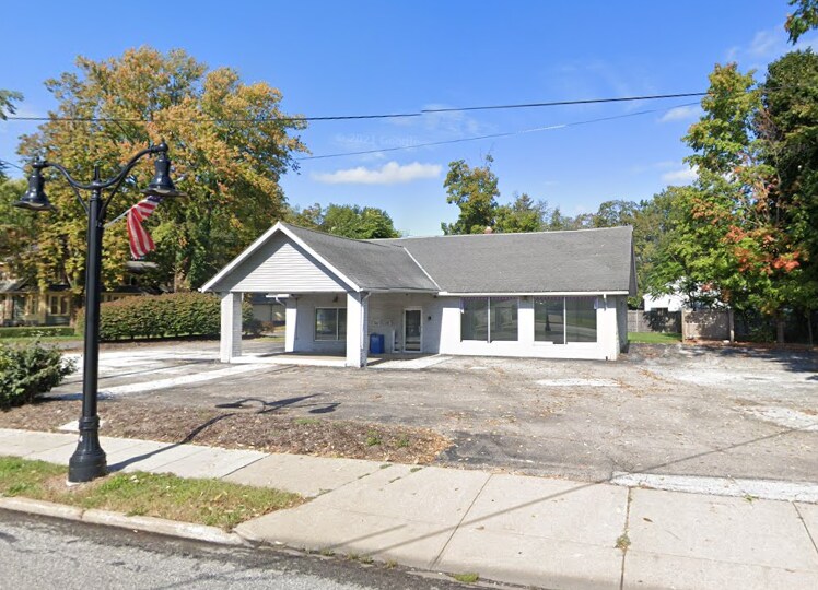 Primary Photo Of 8337 Mentor Ave, Mentor General Retail For Sale