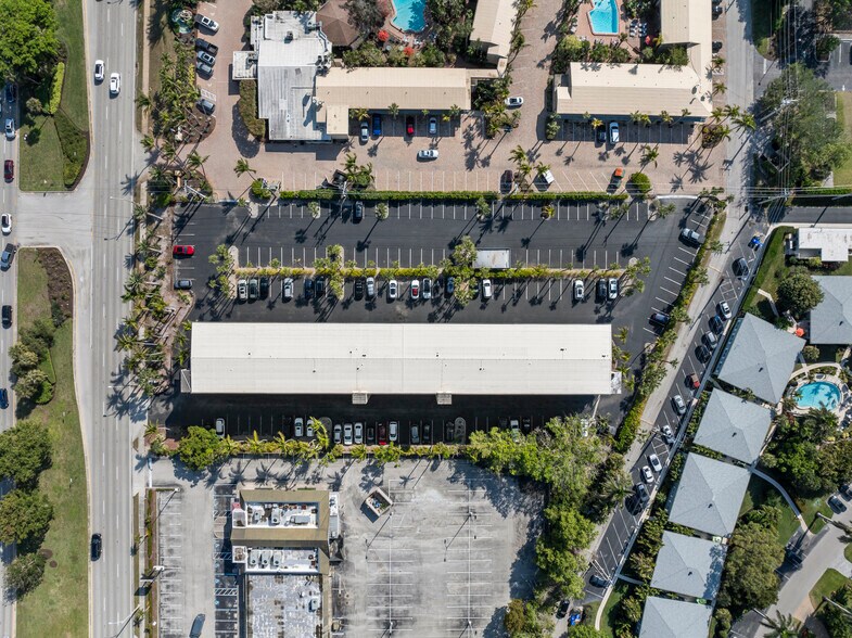 More Photos Of 2335 Tamiami Trl N, Naples Medical For Lease