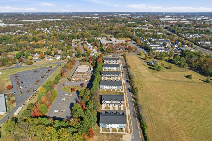 More Photos Of 13701 Erwin Rd, Charlotte Multifamily For Sale