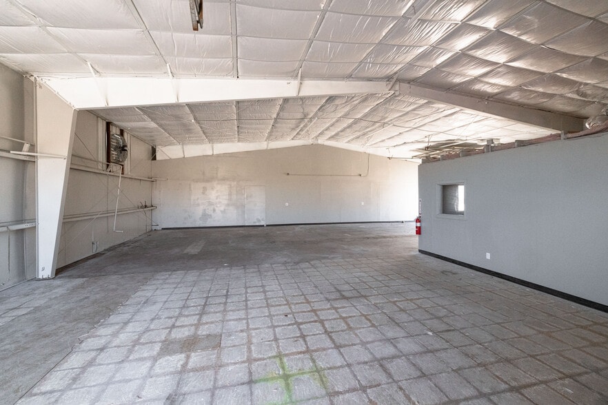 More Photos Of 4404-4412 Glenview Dr, Haltom City Warehouse For Lease