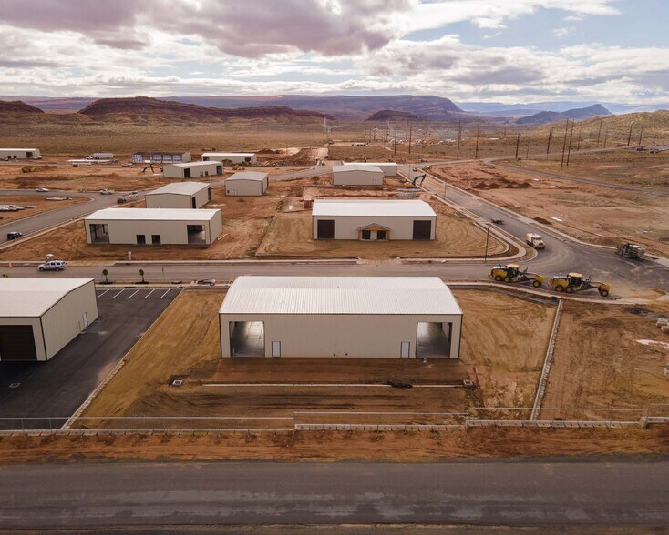 More Photos Of Quail Creek Industrial Park, Hurricane Warehouse For Lease