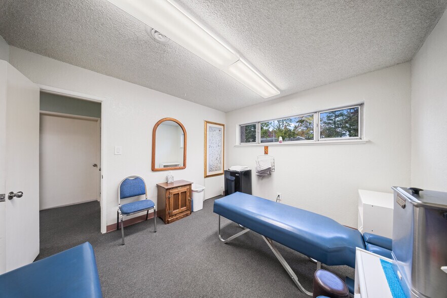 More Photos Of 800 Douglas Blvd, Roseville Medical For Sale