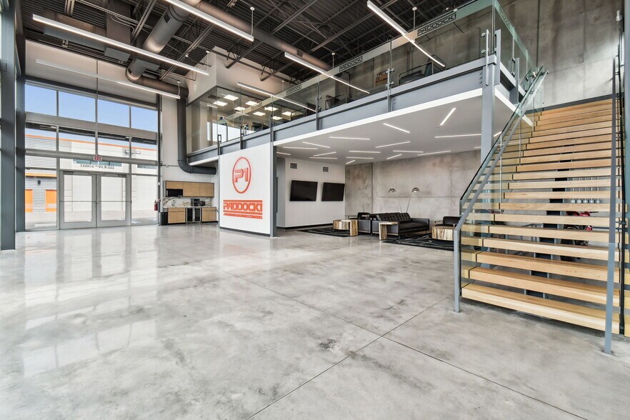 More Photos Of 1111 N 34th St, Tampa Self Storage For Sale