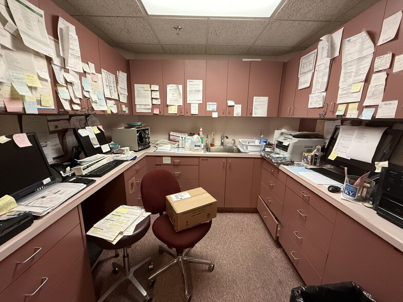 More Photos Of 1553 State Route 27, Somerset Medical For Sale