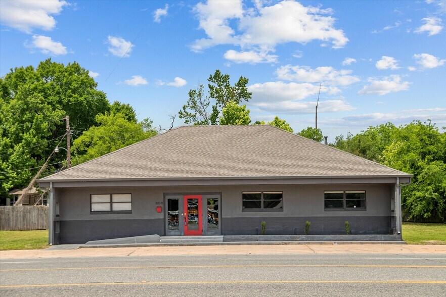 Primary Photo Of 806 S Timberland Dr, Lufkin Coworking Space