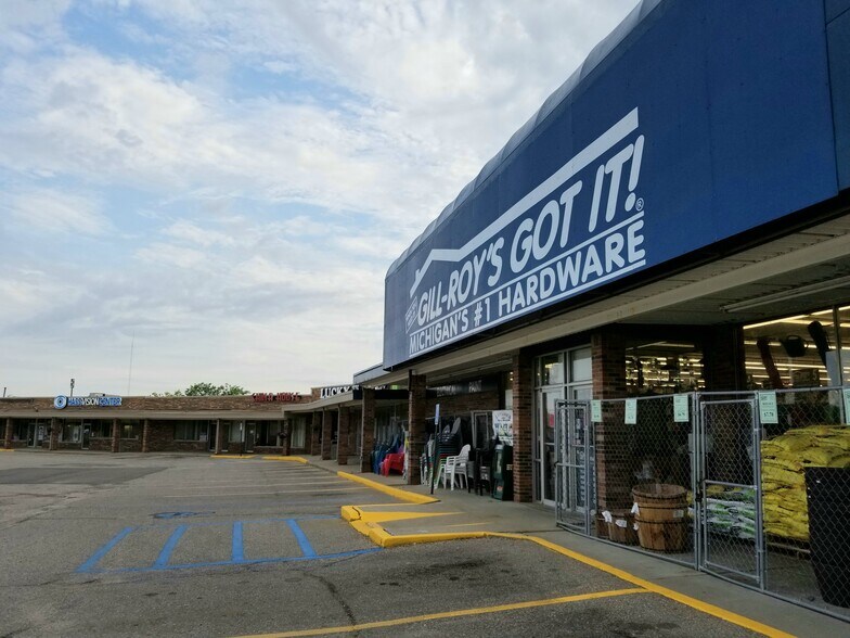 More Photos Of 8751-8789 Monroe Rd, Durand Unknown For Lease